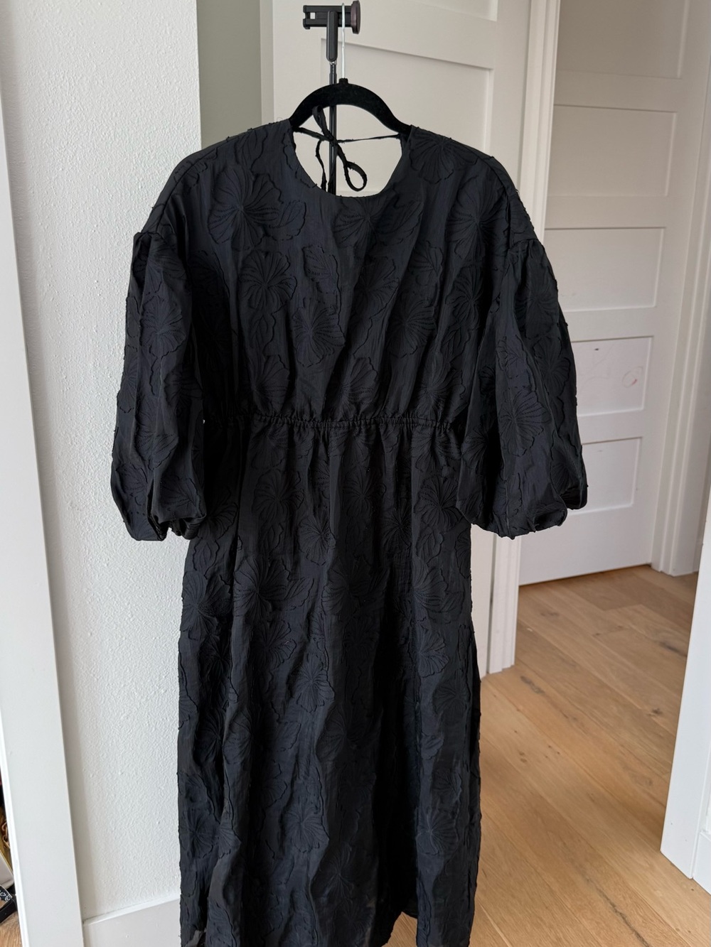 Black Textured Puff-Sleeve Midi Dress